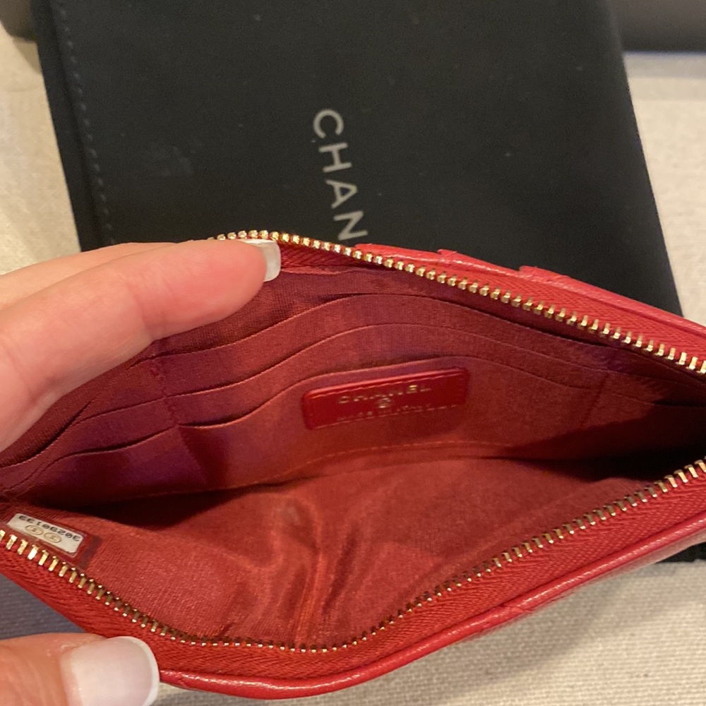 CHANEL phone and card holder - Picture 4 of 12